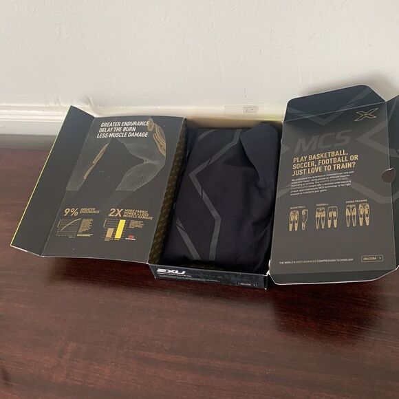 2XU lightweight speed mid rise compression activewear 3/4 thighs leggings, NWT - Picture 8 of 16